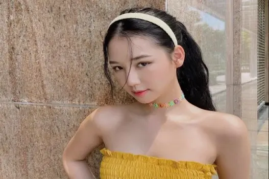 Ảnh thumbnail video Clip Amee làm tình cùng bạn trai sướng chảy nước em cưỡi lên cặc bạn trai nhún mạnh rên nhỏ sướng quá anh ơi em chảy nước luôn rồi